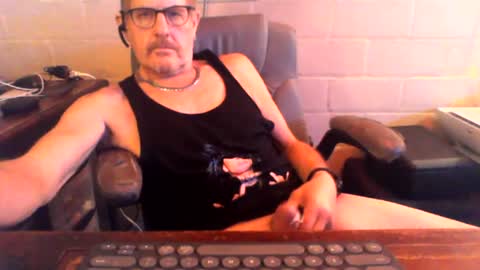 eating pussy  sucking dick online show from July 13, 1:56 am