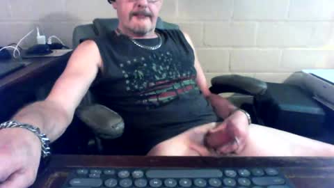 eating pussy  sucking dick online show from July 25, 6:12 pm