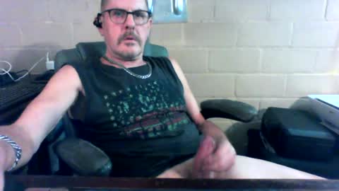 eating pussy  sucking dick online show from July 25, 7:18 pm