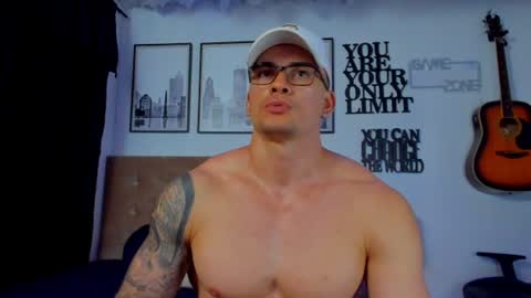 Sean Carrera online show from August 11, 11:29 pm