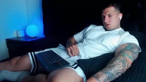 Sebastian online show from June 9, 8:59 pm