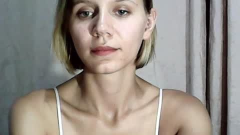 secret_bloom_ online show from August 12, 5:48 pm