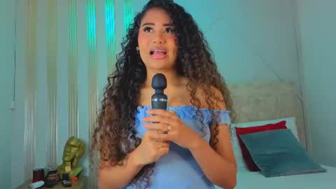 secretestrell online show from August 6, 6:01 am