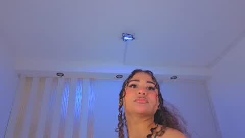secretestrell online show from August 7, 3:39 am