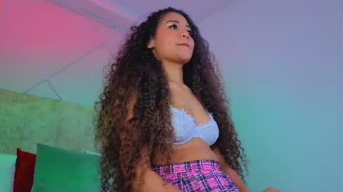secretestrell online show from August 12, 9:55 am