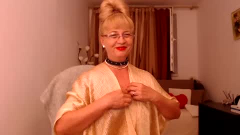SecretRosemary online show from August 5, 7:01 pm