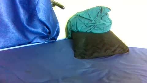 secretseductres online show from August 13, 10:02 pm