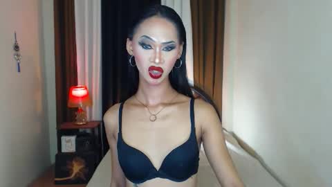 ashly online show from June 8, 8:20 am