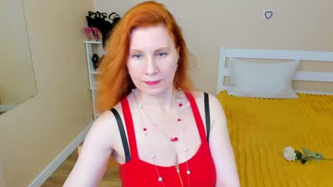 seductive_foxy_ online show from August 6, 2:16 pm