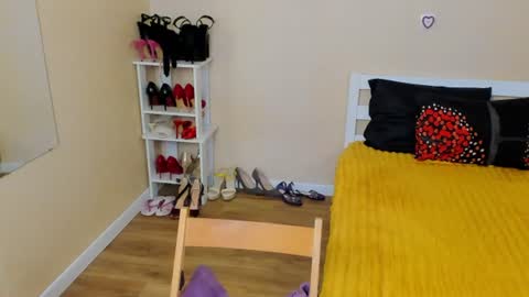 seductive_foxy_ online show from August 10, 12:17 pm