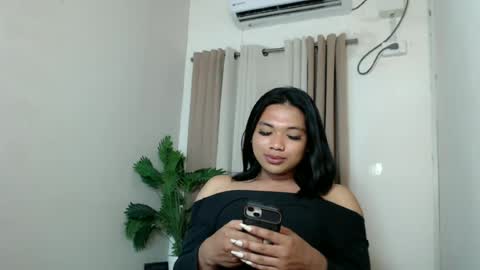 Deluxe online show from August 2, 3:41 pm