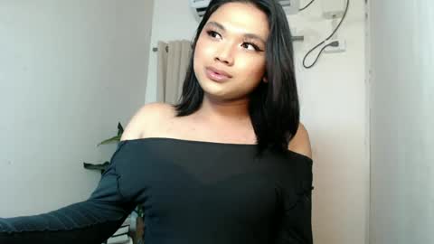 Deluxe online show from August 8, 11:54 am