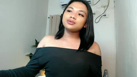 Deluxe online show from August 11, 10:23 pm