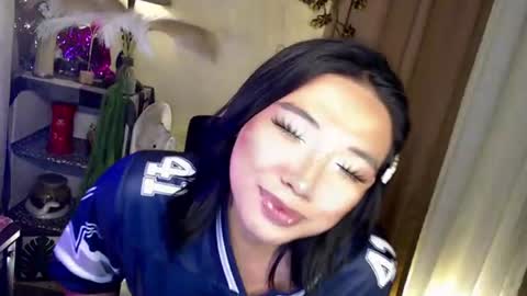 Deluxe online show from August 12, 8:49 am