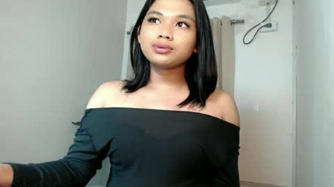 Deluxe online show from August 15, 6:01 pm