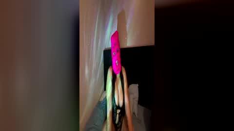 seductivelovergirl online show from June 12, 9:27 am
