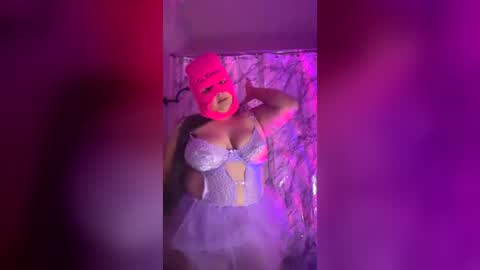 seductivelovergirl online show from June 12, 12:56 pm