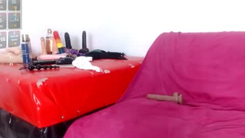 Estefany online show from August 5, 4:27 pm
