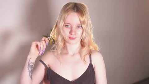 See Its honey bunny  im Lana online show from August 13, 9:07 pm