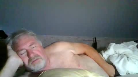 seeuinmyroom online show from July 31, 5:25 am