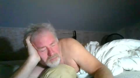seeuinmyroom online show from August 4, 4:09 am