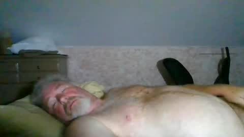 seeuinmyroom online show from August 4, 6:21 am