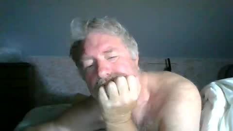 seeuinmyroom online show from August 15, 6:06 am