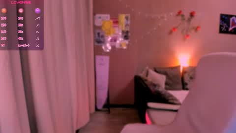 selectrra online show from August 12, 7:49 pm