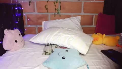 seleena_01 online show from August 5, 1:25 am