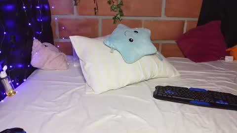seleena_01 online show from August 9, 1:06 am
