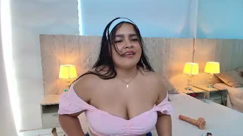 Selena Borbon online show from August 12, 9:39 pm