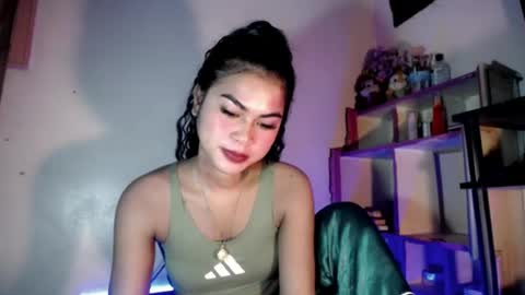 selena_fox2000 online show from August 12, 12:24 am