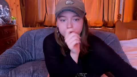 Lily online show from August 18, 3:56 am