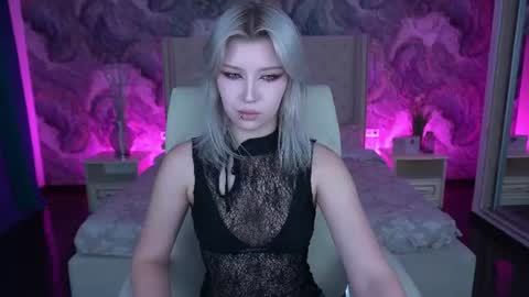 selenairis online show from July 25, 9:08 pm