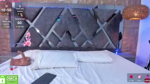 selene__lopez_ online show from August 5, 9:13 pm