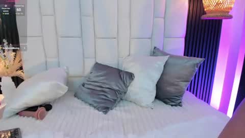 selene_diior online show from August 8, 10:15 am