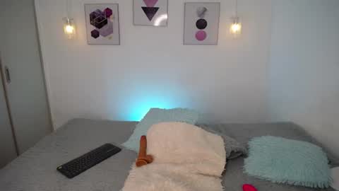 selene_rouse_ online show from August 7, 4:01 am