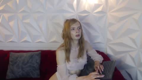 Selene online show from August 9, 3:24 pm