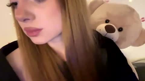 Mila online show from August 15, 2:10 pm
