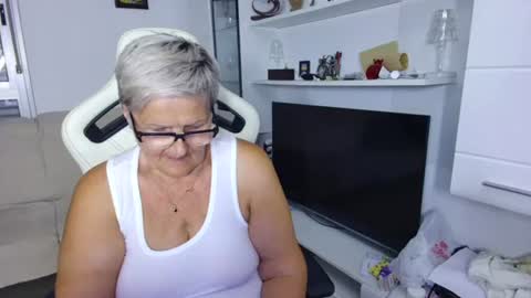 Selenna online show from July 3, 5:26 pm