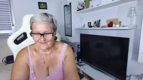 Selenna online show from July 6, 5:27 pm