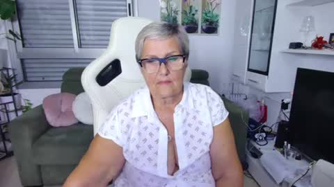 Selenna online show from July 28, 7:53 pm