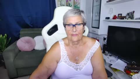 Selenna online show from July 29, 5:42 pm