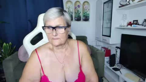 Selenna online show from August 7, 6:41 pm