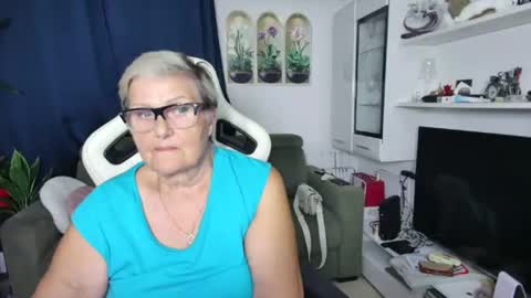 Selenna online show from August 14, 4:43 pm