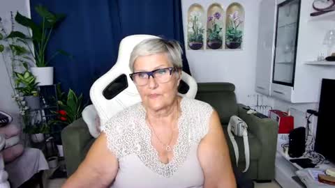 Selenna online show from August 14, 8:12 pm