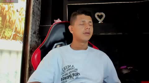 selfsuck_balls online show from June 1, 12:19 pm