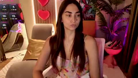 I am Lina online show from August 5, 11:30 am