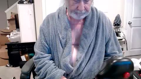 selkie2s online show from April 18, 3:01 pm