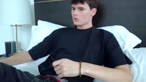 Cam online show from August 4, 9:01 pm